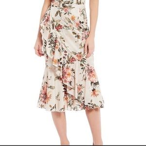 Floral ruffle beige midi skirt